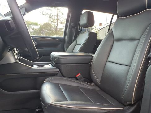 Used 2024 Chevrolet Tahoe Premier AWD/4WD image 13