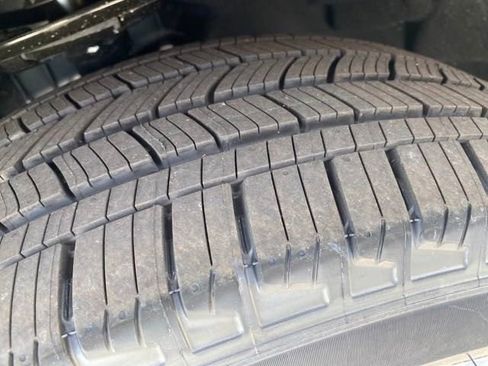 New 2024 Ford Explorer XLT w/ Equipment Group 202A image 30