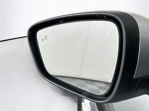 Used 2020 Ford Escape SE FWD image 16