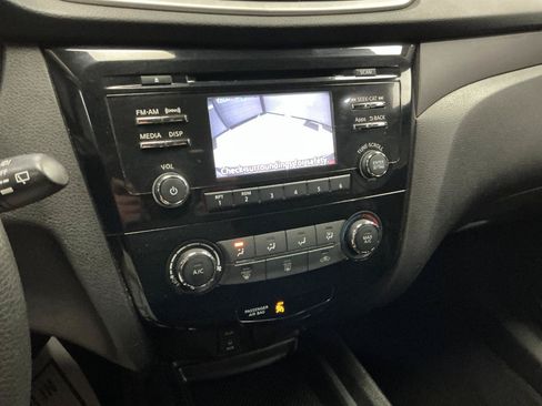 Used 2016 Nissan Rogue S AWD/4WD image 18