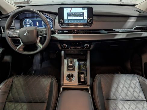 Used 2023 Mitsubishi Outlander SEL image 11