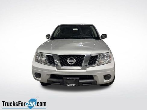 Used 2019 Nissan Frontier SV image 10