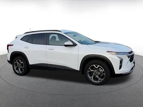 Used 2025 Chevrolet Trax LT image 15