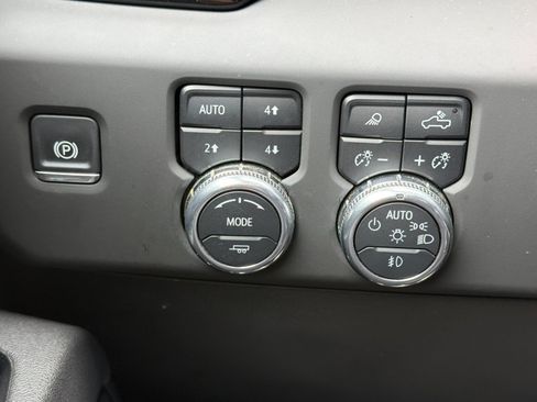 Used 2025 GMC Sierra 1500 AT4 AWD/4WD image 30