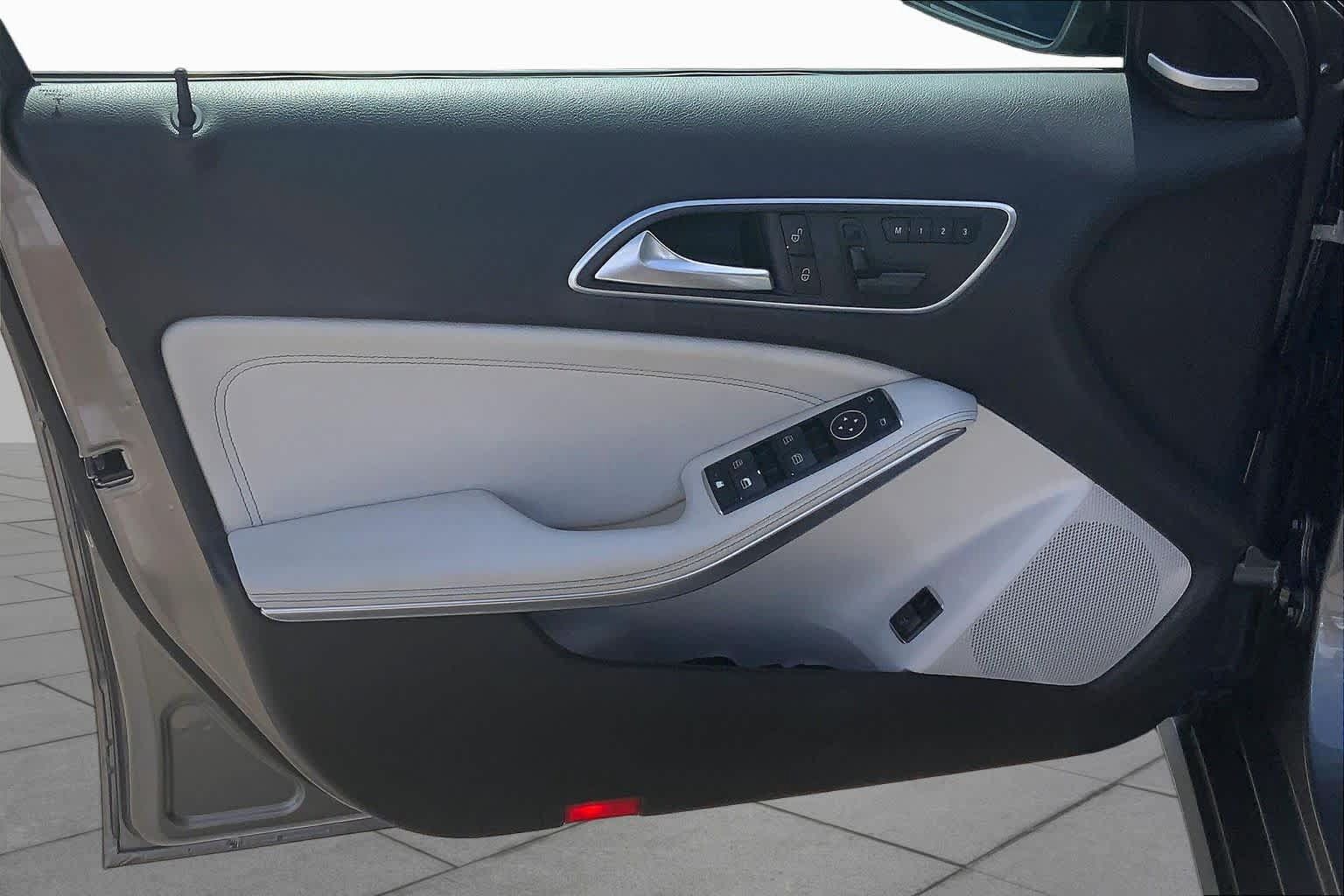Used 2016 Mercedes-Benz GLA 250 image 21