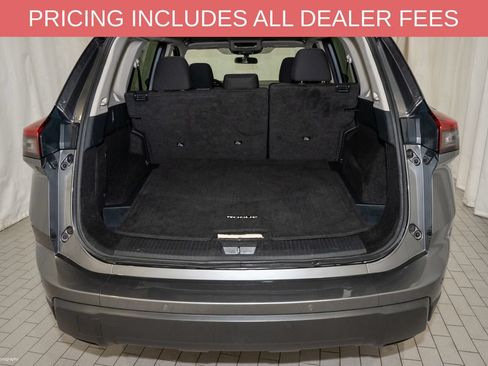 Used 2025 Nissan Rogue SV AWD/4WD image 5