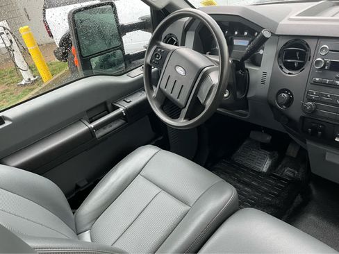 Used 2015 Ford F550 4x4 Regular Cab Super Duty image 40