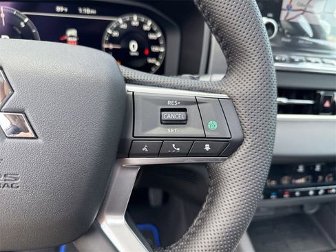 New 2025 Mitsubishi Outlander SEL image 41