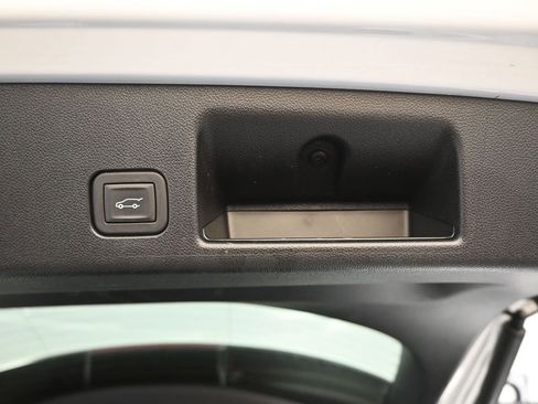 Used 2025 Chevrolet Equinox EV LT w/ Convenience Package image 35