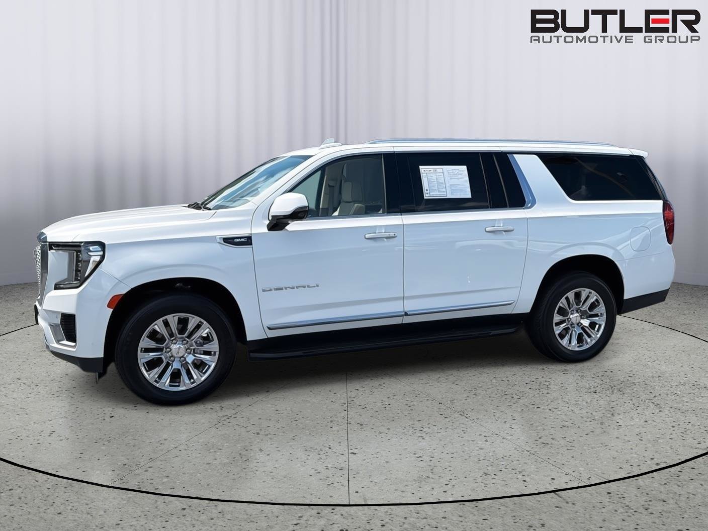 Used 2024 GMC Yukon XL Denali RWD image 3