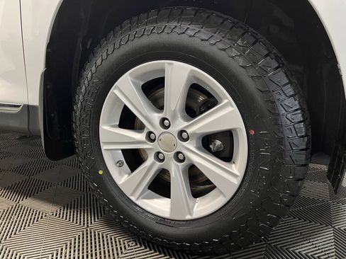 Used 2011 Toyota Highlander SE image 3