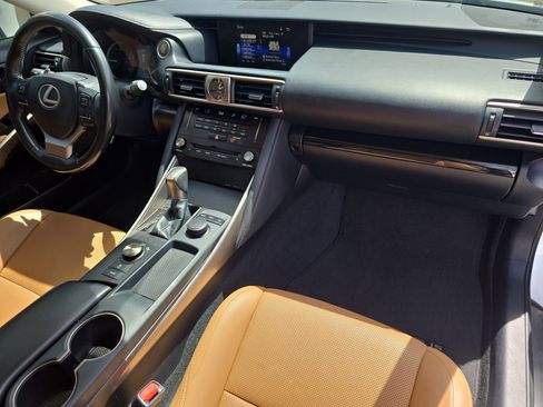 Used 2018 Lexus IS 300 image 11