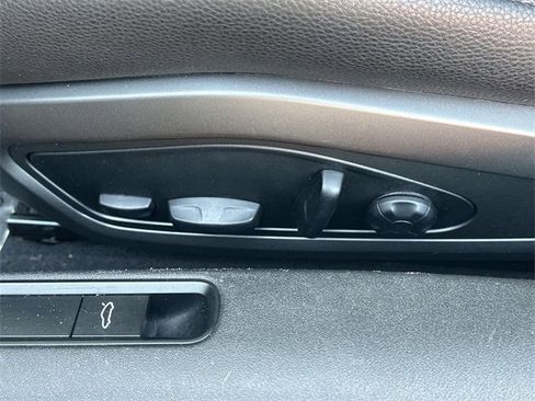 Used 2022 Porsche 911 Carrera 4 image 30