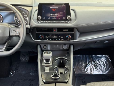 Used 2025 Nissan Rogue SV AWD/4WD image 20