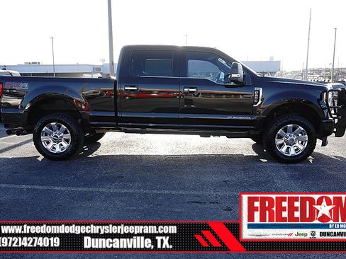 Used 2017 Ford F250 Platinum w/ Platinum Ultimate Package AWD/4WD image 6