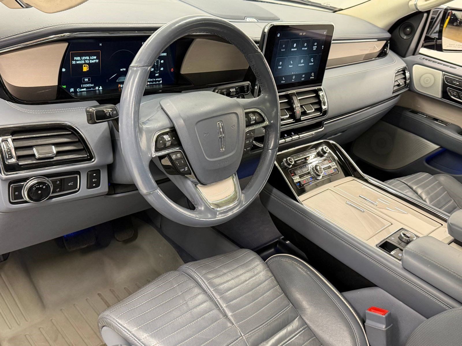 Used 2020 Lincoln Navigator L Black Label AWD/4WD image 3