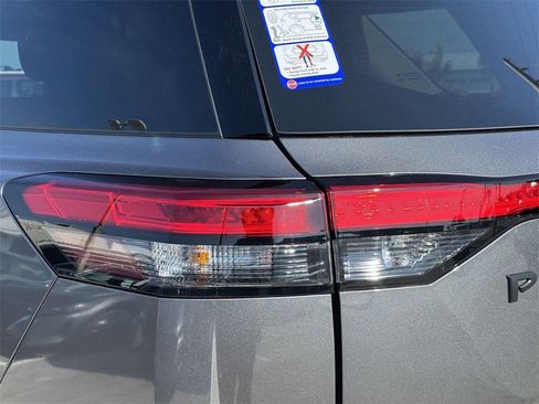 New 2025 Nissan Pathfinder Platinum w/ Lighting Package (N93) image 8