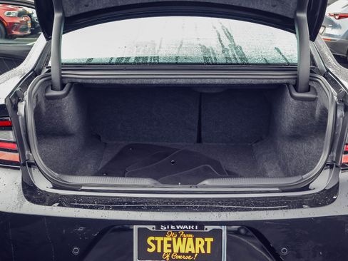 Used 2022 Dodge Charger R/T w/ Plus Group image 17