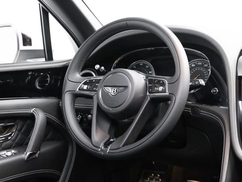 Used 2017 Bentley Bentayga AWD/4WD image 10