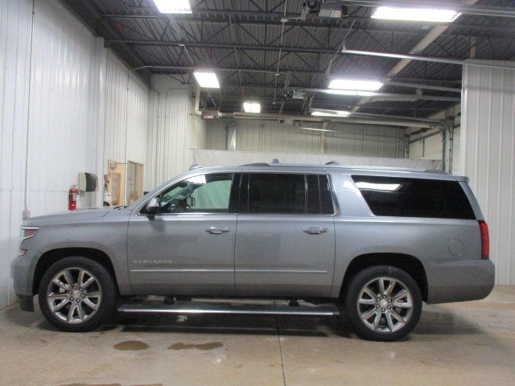 Used 2018 Chevrolet Suburban Premier AWD/4WD image 9
