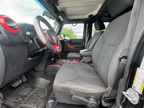 Used 2016 Jeep Wrangler Unlimited Sport w/ Connectivity Group AWD/4WD image 10