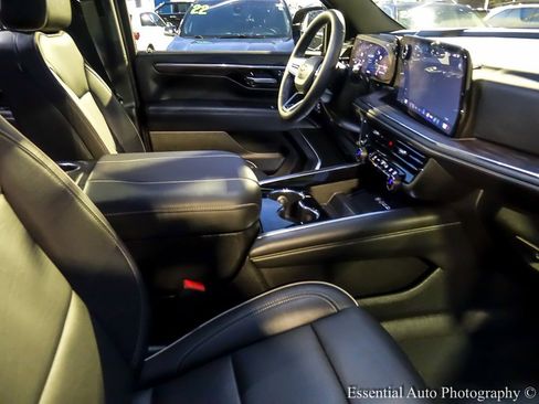 Used 2025 Chevrolet Suburban Premier w/ Sun And Tow Package image 36