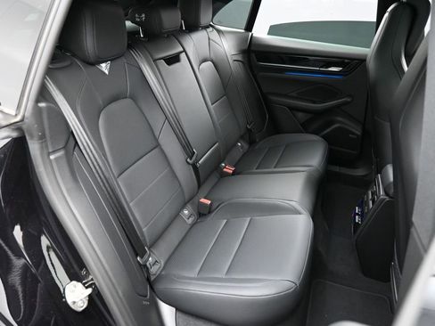 Certified 2025 Porsche Macan 4 Electric AWD/4WD image 26