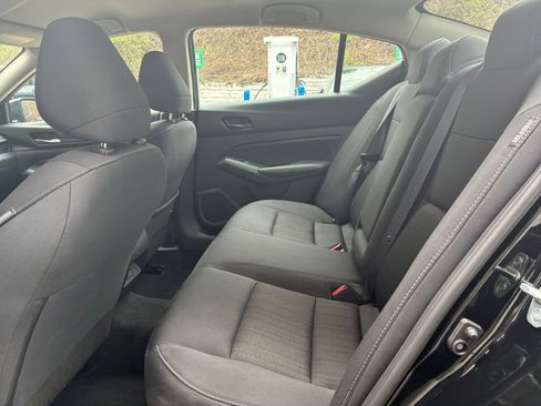 Used 2025 Nissan Altima 2.5 SV FWD image 27