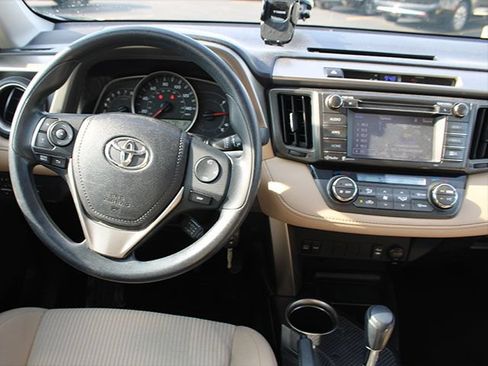 Used 2015 Toyota RAV4 XLE AWD/4WD image 11