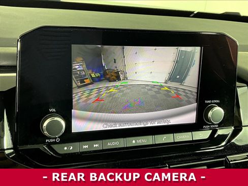 Used 2022 Nissan Pathfinder SV AWD/4WD image 14