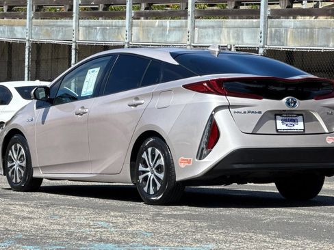 Used 2020 Toyota Prius Prime XLE FWD image 8