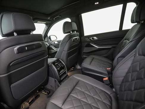 New 2027 BMW X7 xDrive40i w/ M Sport Package AWD/4WD image 21