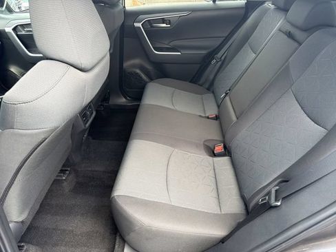 Used 2025 Toyota RAV4 XLE FWD image 20