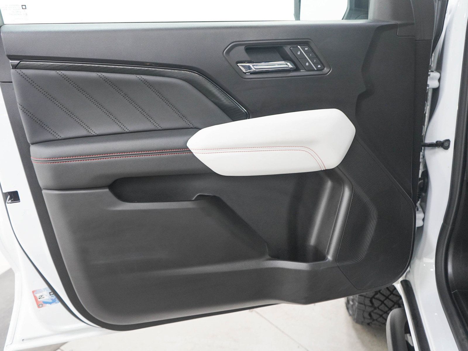 Used 2026 GMC Canyon AT4X AWD/4WD image 20