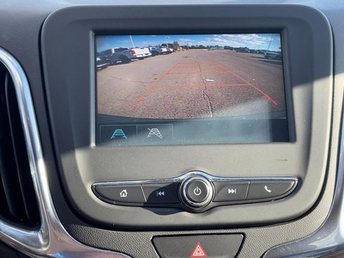 Used 2018 Chevrolet Equinox LT image 21