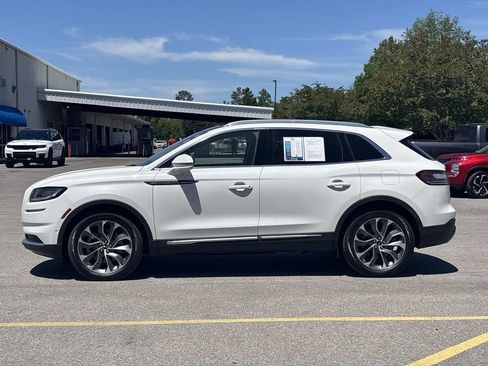 Used 2022 Lincoln Nautilus Reserve w/ Equipment Group 201A AWD/4WD image 2