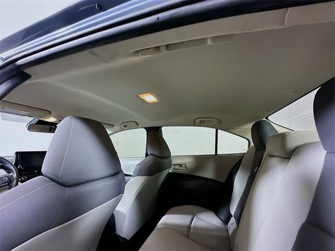 Used 2022 Toyota Corolla LE image 12
