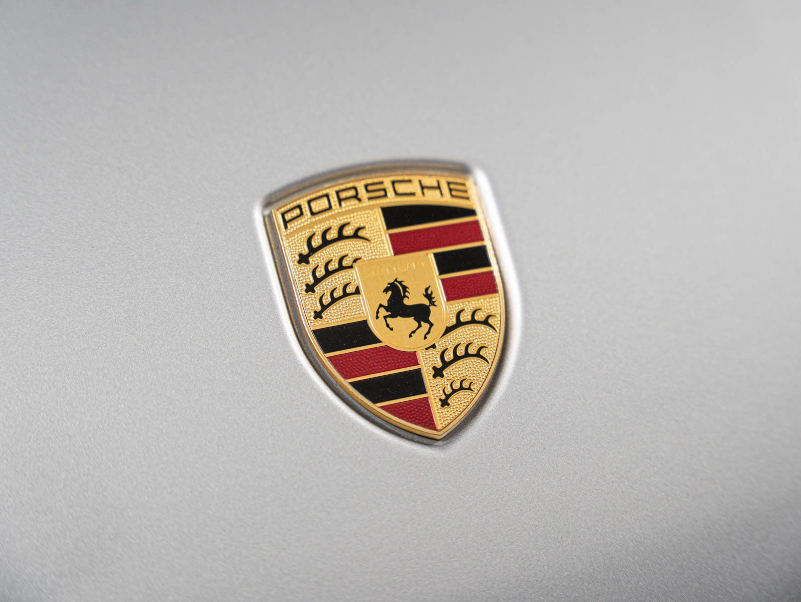 Certified 2023 Porsche Macan AWD/4WD image 32