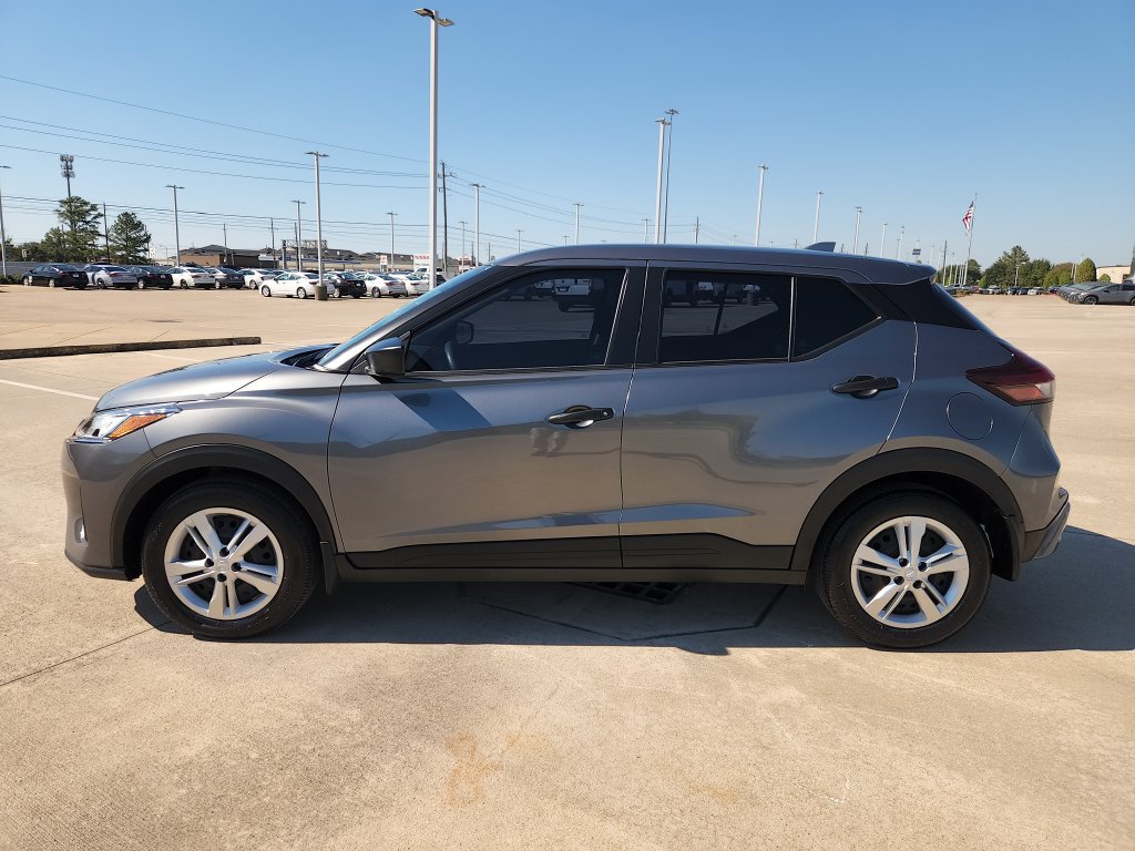 Used 2025 Nissan Kicks Play S FWD image 8