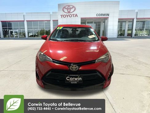 Used 2017 Toyota Corolla LE image 3
