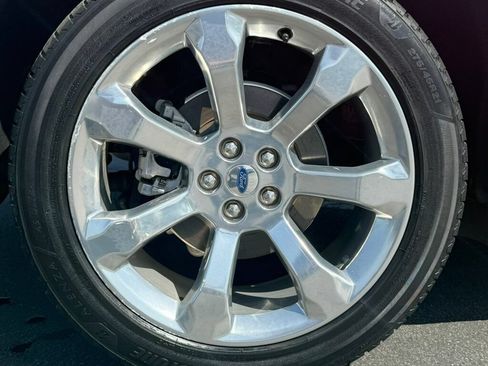 Used 2020 Ford Explorer Platinum w/ Premium Technology Package AWD/4WD image 45