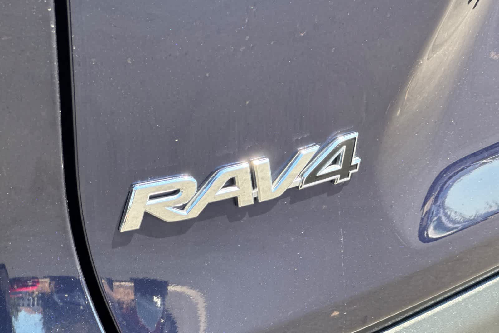 Used 2024 Toyota RAV4 XLE FWD image 27