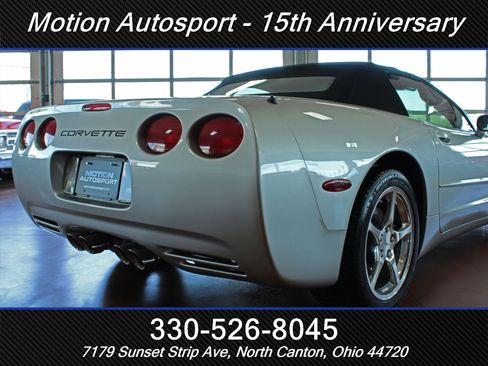Used 2004 Chevrolet Corvette Convertible w/ Preferred Equipment Group RWD image 13