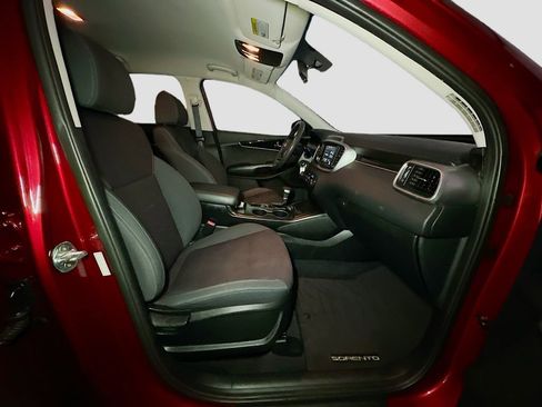 Used 2020 Kia Sorento AWD V6 image 38