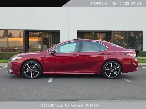 Used 2018 Toyota Camry XSE w/ Driver Assist Package FWD image 9