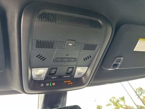 Certified 2025 Cadillac XT5 Premium Luxury image 36