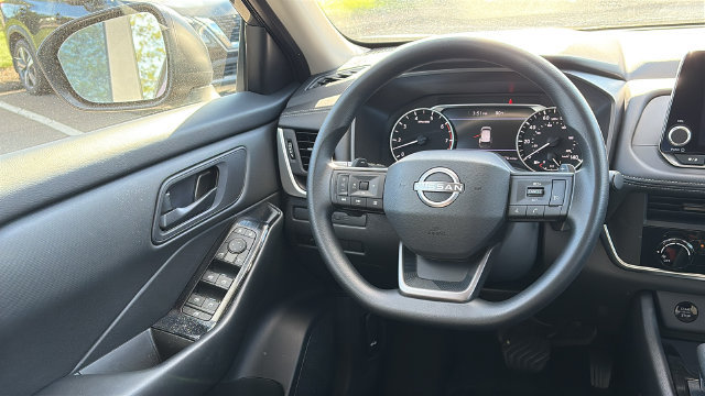 Certified 2025 Nissan Rogue S FWD image 23