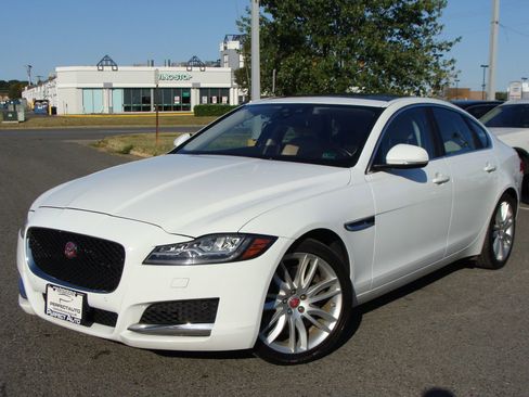 Used 2017 Jaguar XF Prestige image 3