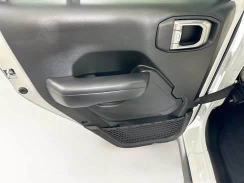 Used 2023 Jeep Wrangler Unlimited w/ Convenience Group AWD/4WD image 24