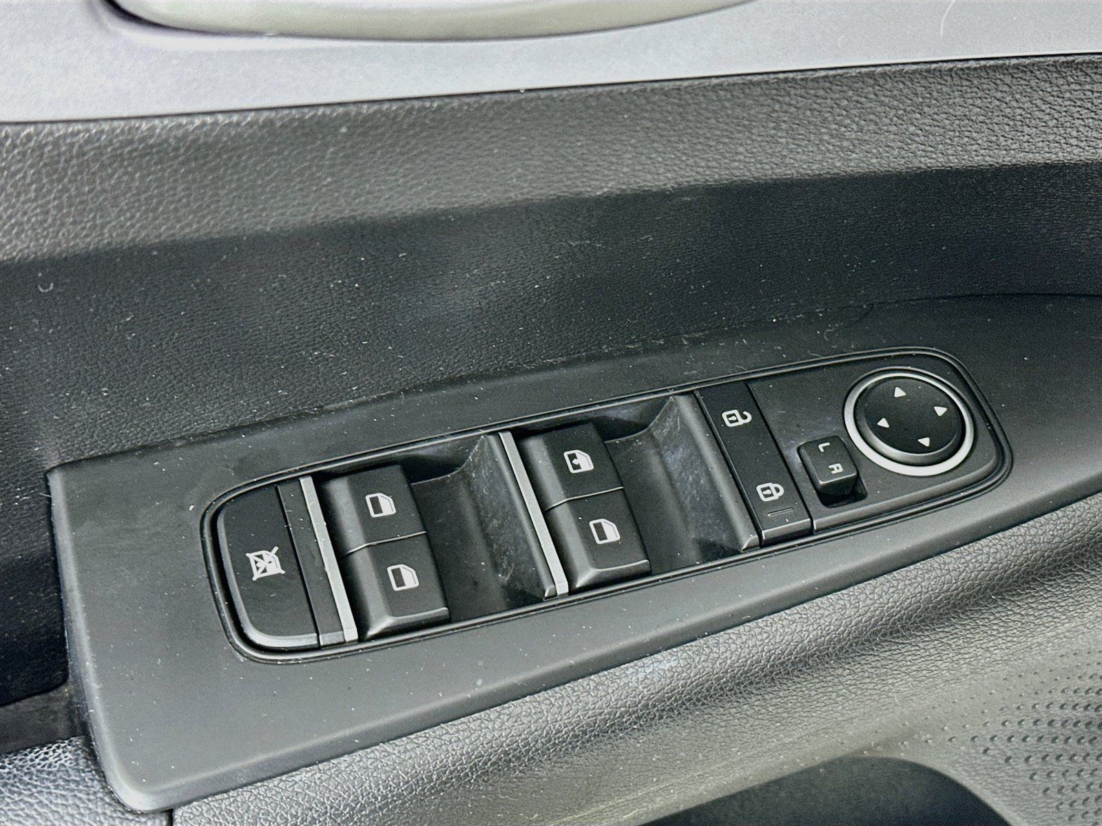 Used 2024 Kia Forte LX FWD image 17